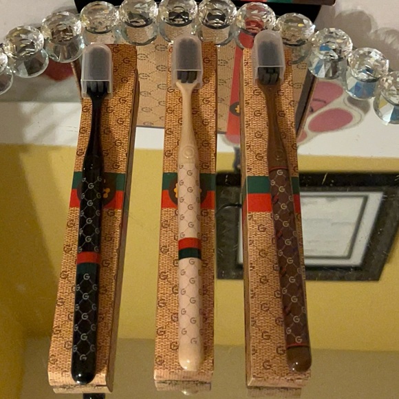 Fashion winner choice Toothbrush New in box you get one beige, black Or Brown - Picture 10 of 13